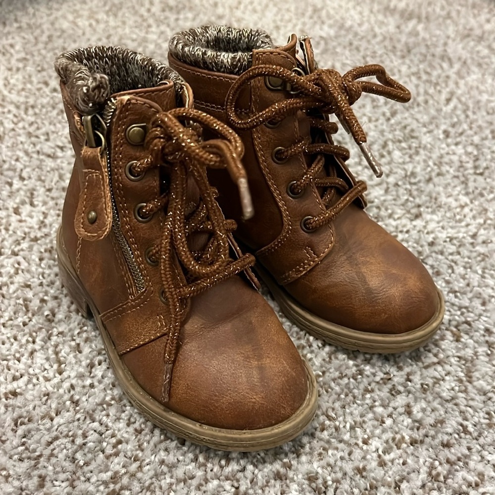Wonder Nation brown toddler size 7 boots